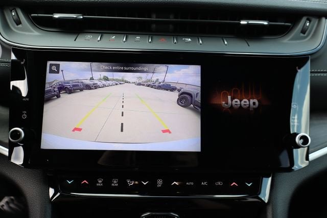 2026 Jeep Grand Cherokee L Laredo Altitude