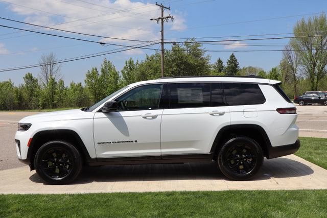 2026 Jeep Grand Cherokee L Laredo Altitude