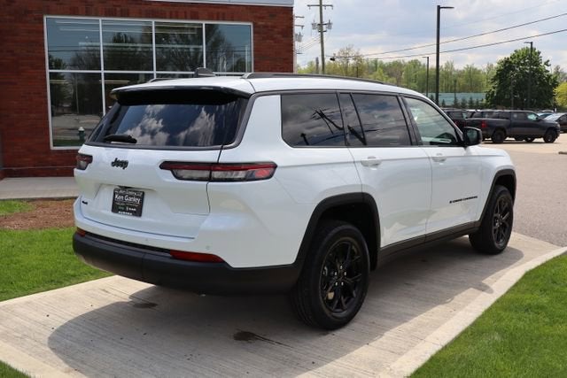 2026 Jeep Grand Cherokee L Laredo Altitude
