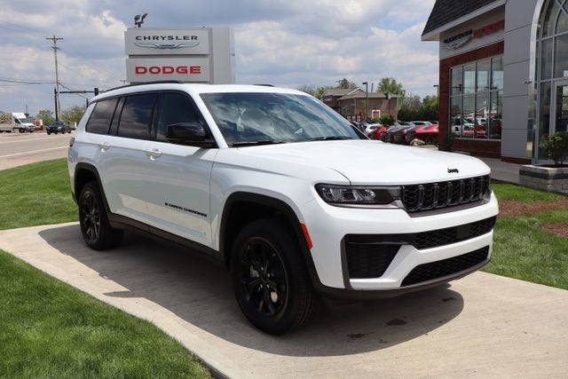 2026 Jeep Grand Cherokee L Laredo Altitude