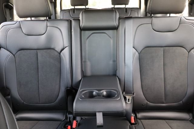 2026 Jeep Grand Cherokee L Laredo Altitude