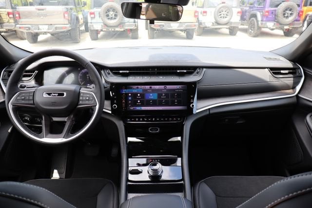 2026 Jeep Grand Cherokee L Laredo Altitude