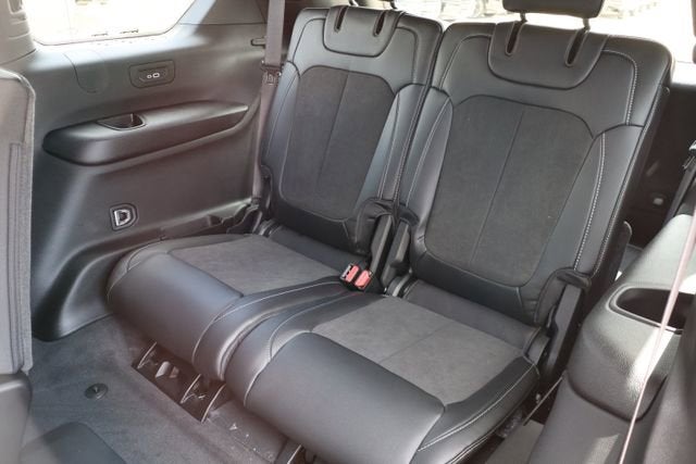 2026 Jeep Grand Cherokee L Laredo Altitude