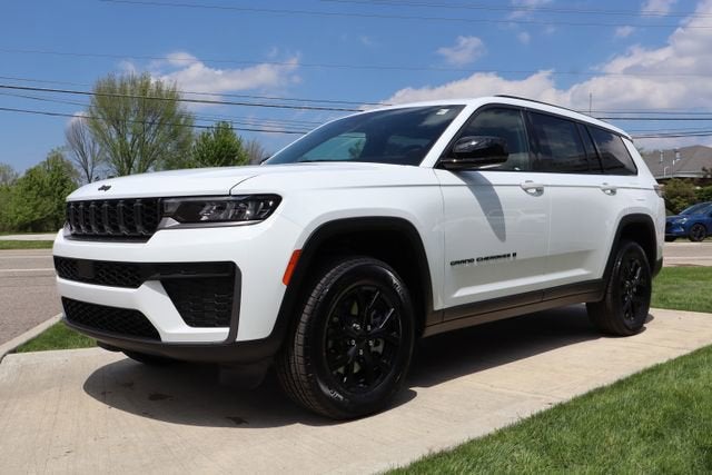 2026 Jeep Grand Cherokee L Laredo Altitude