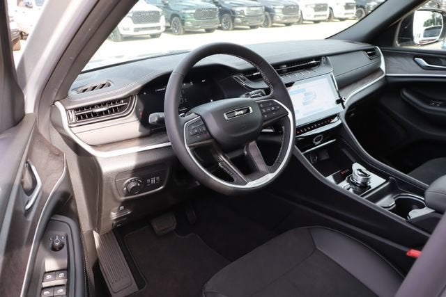 2026 Jeep Grand Cherokee L Laredo Altitude