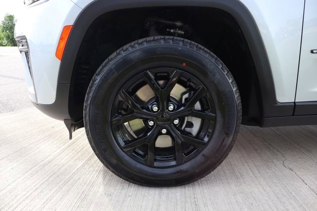 2026 Jeep Grand Cherokee L Laredo Altitude