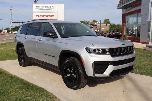 2026 Jeep Grand Cherokee L Laredo Altitude