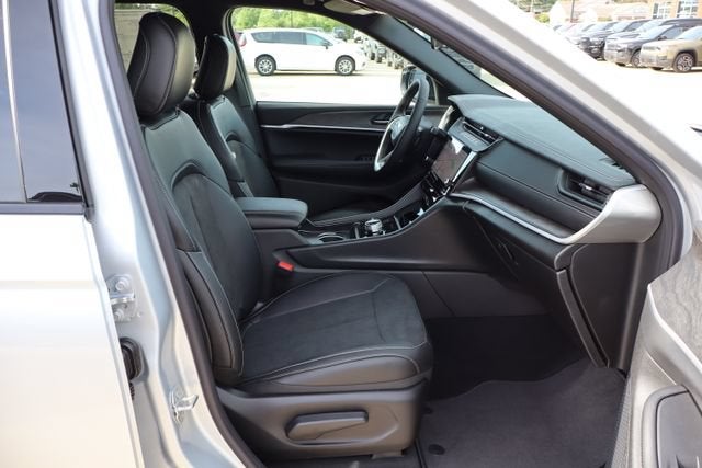 2026 Jeep Grand Cherokee L Laredo Altitude