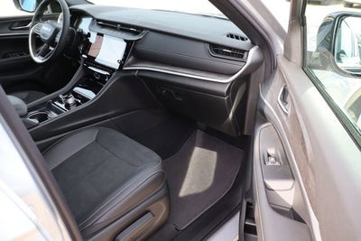 2026 Jeep Grand Cherokee L Laredo Altitude