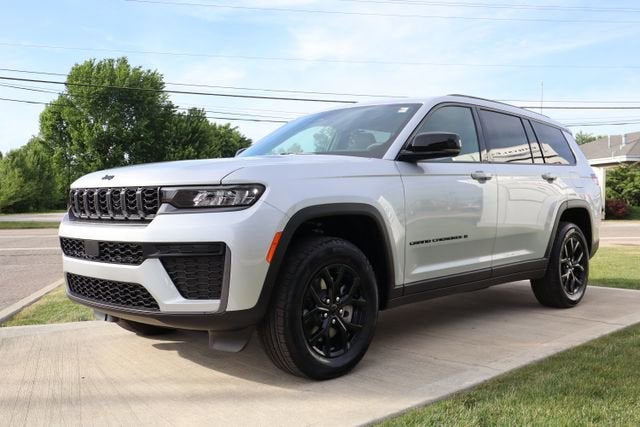 2026 Jeep Grand Cherokee L Laredo Altitude