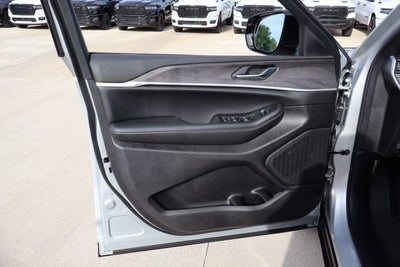 2026 Jeep Grand Cherokee L Laredo Altitude