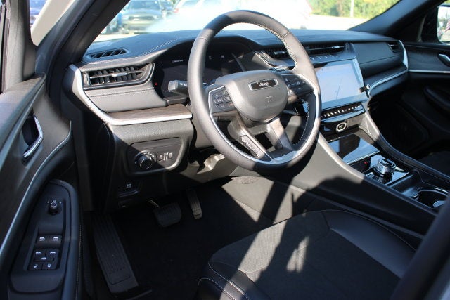2027 Jeep Grand Cherokee L Laredo Altitude