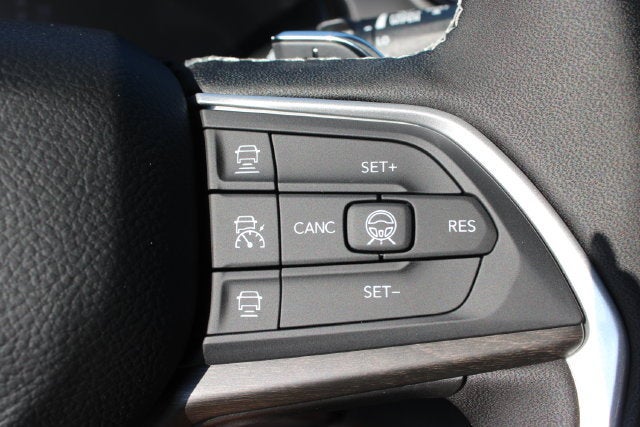 2027 Jeep Grand Cherokee L Laredo Altitude