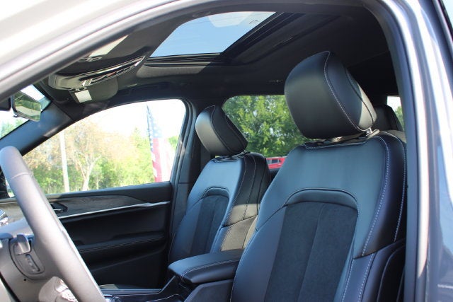 2027 Jeep Grand Cherokee L Laredo Altitude