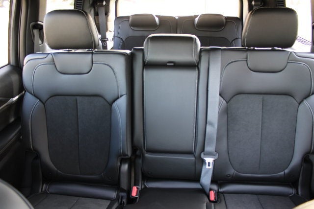 2027 Jeep Grand Cherokee L Laredo Altitude