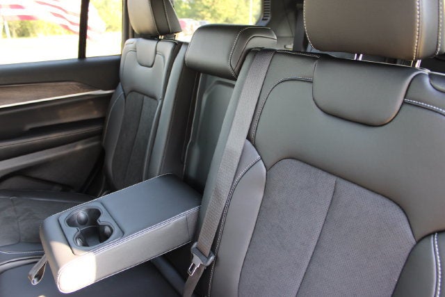 2027 Jeep Grand Cherokee L Laredo Altitude