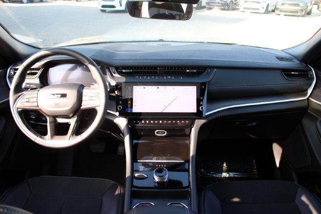 2027 Jeep Grand Cherokee L Laredo Altitude