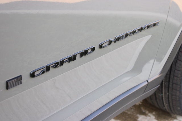 2027 Jeep Grand Cherokee L Laredo Altitude