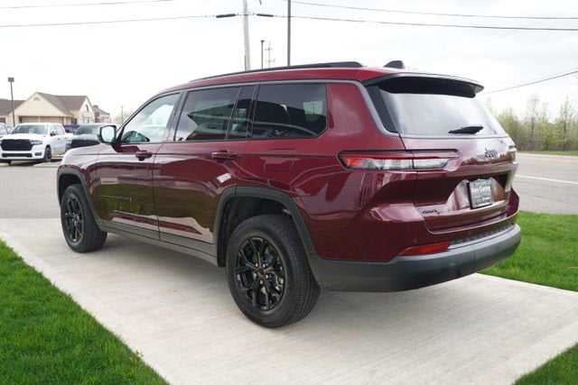 2026 Jeep Grand Cherokee L Laredo Altitude
