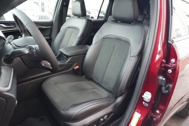 2026 Jeep Grand Cherokee L Laredo Altitude