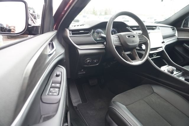 2026 Jeep Grand Cherokee L Laredo Altitude