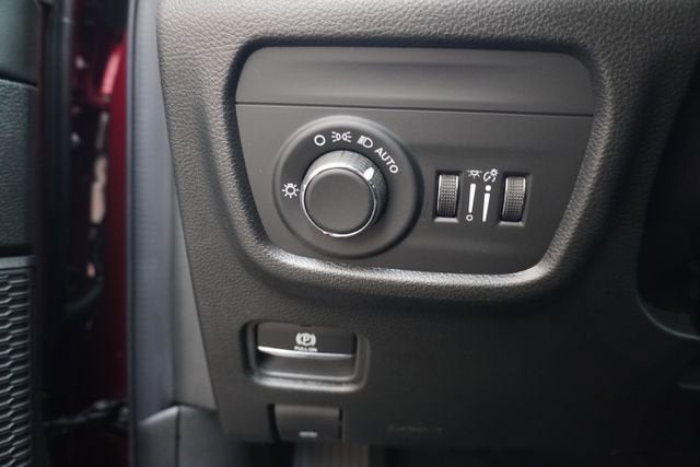 2026 Jeep Grand Cherokee L Laredo Altitude