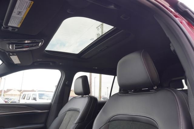 2026 Jeep Grand Cherokee L Laredo Altitude