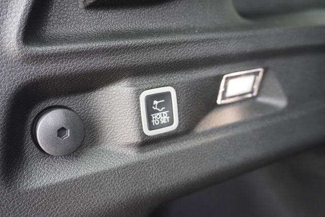 2026 Jeep Grand Cherokee L Laredo Altitude