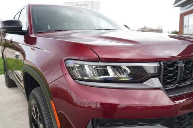 2026 Jeep Grand Cherokee L Laredo Altitude