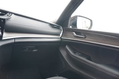 2026 Jeep Grand Cherokee L Laredo Altitude