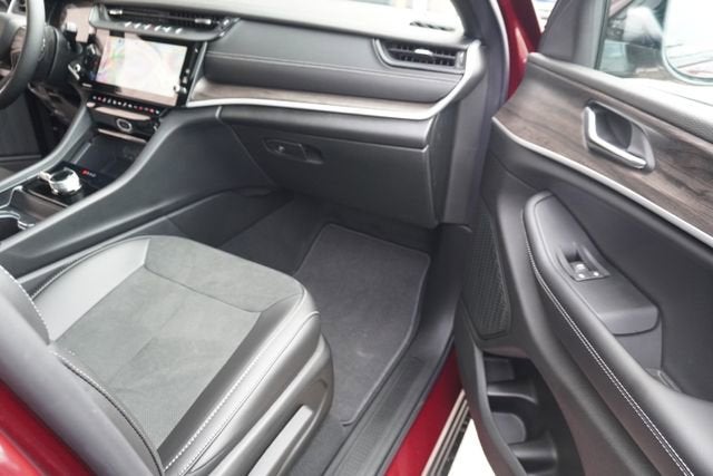 2026 Jeep Grand Cherokee L Laredo Altitude