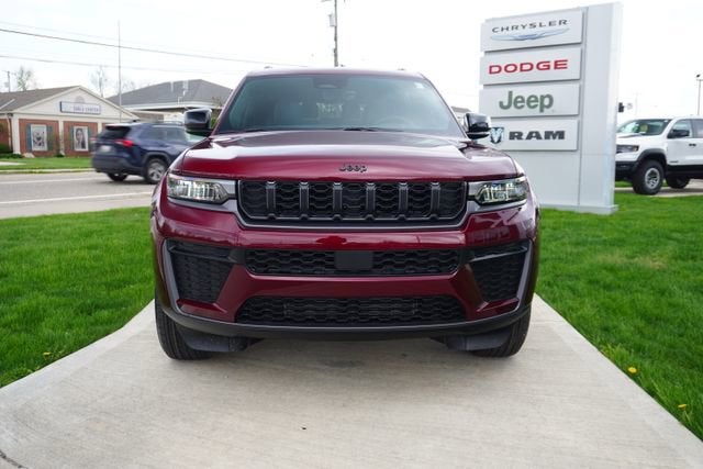 2026 Jeep Grand Cherokee L Laredo Altitude