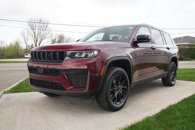 2026 Jeep Grand Cherokee L Laredo Altitude