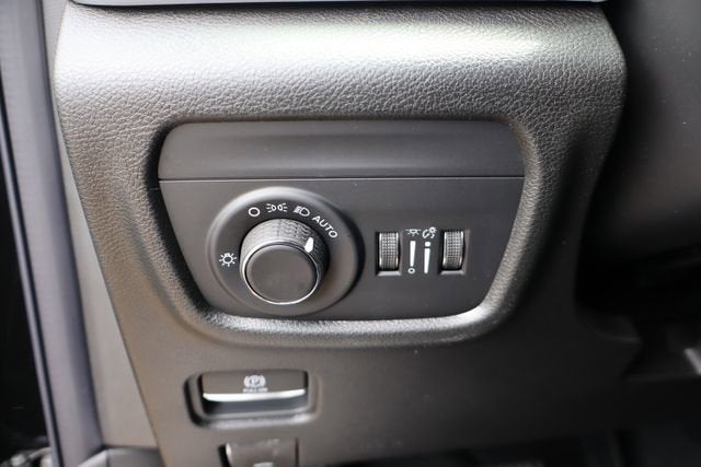 2026 Jeep Grand Cherokee L Laredo Altitude