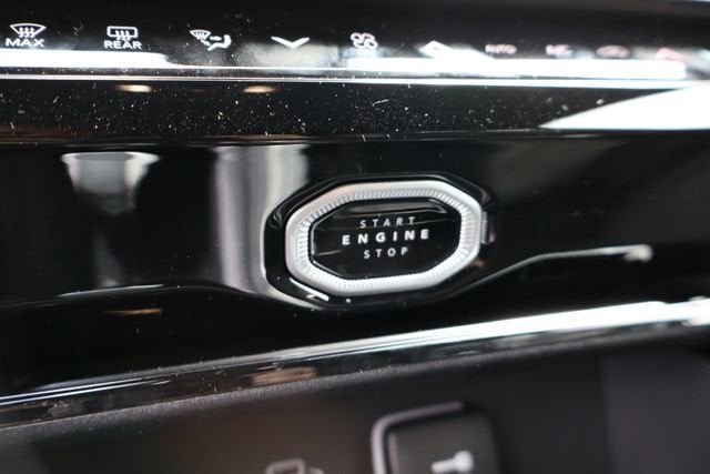 2026 Jeep Grand Cherokee L Laredo Altitude