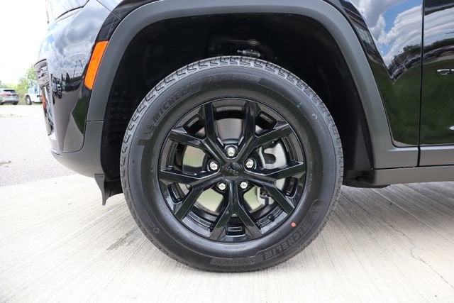 2026 Jeep Grand Cherokee L Laredo Altitude