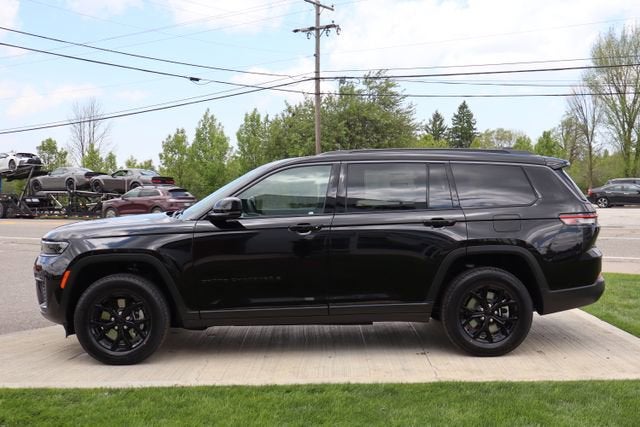 2026 Jeep Grand Cherokee L Laredo Altitude