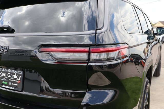 2026 Jeep Grand Cherokee L Laredo Altitude