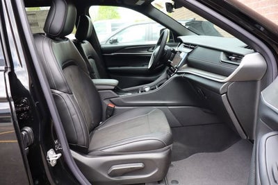 2026 Jeep Grand Cherokee L Laredo Altitude