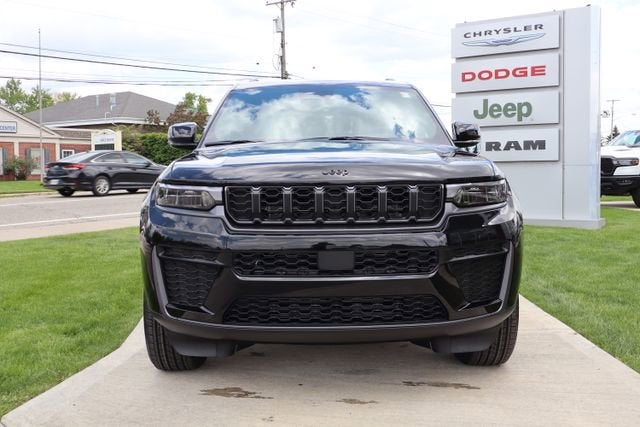 2026 Jeep Grand Cherokee L Laredo Altitude