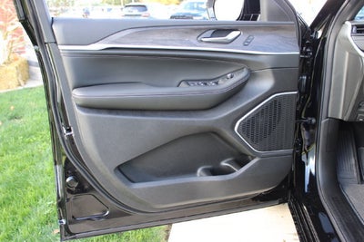 2027 Jeep Grand Cherokee L Limited Reserve