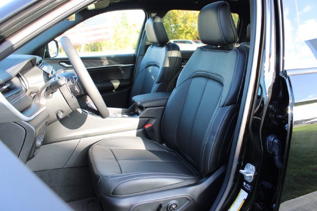 2027 Jeep Grand Cherokee L Limited Reserve