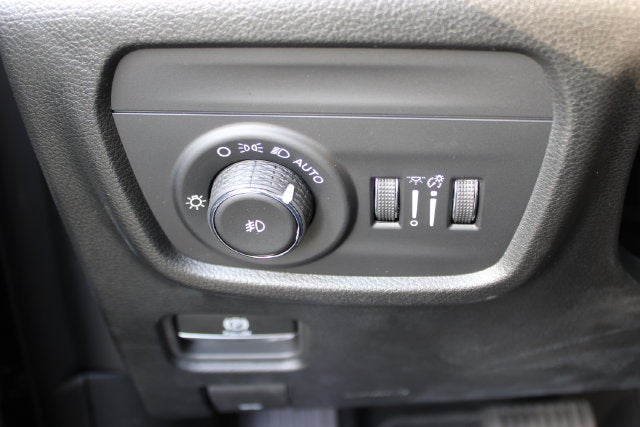 2027 Jeep Grand Cherokee L Limited Reserve