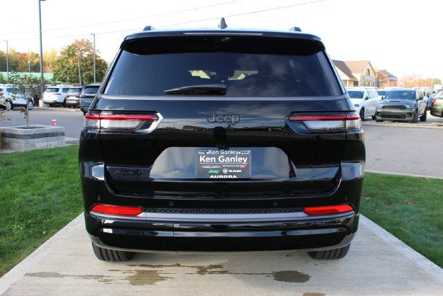 2027 Jeep Grand Cherokee L Limited Reserve