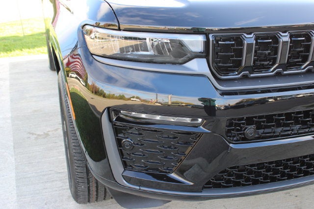 2027 Jeep Grand Cherokee L Limited Reserve