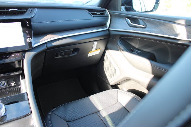 2027 Jeep Grand Cherokee L Limited Reserve