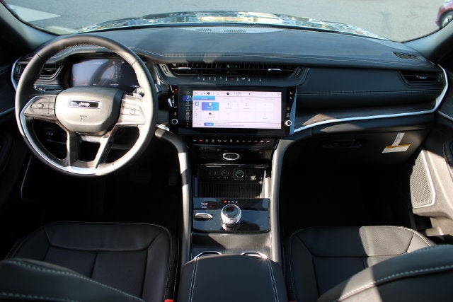 2027 Jeep Grand Cherokee L Limited Reserve