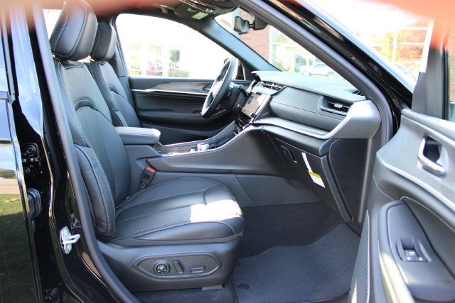 2027 Jeep Grand Cherokee L Limited Reserve