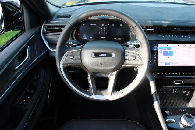 2027 Jeep Grand Cherokee L Limited Reserve