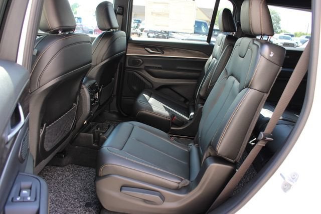 2026 Jeep Grand Cherokee L 85th Anniversary Edition